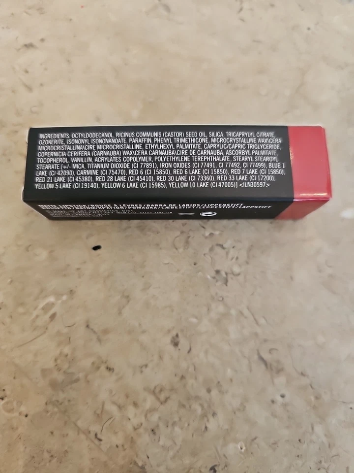 Lápiz labial mate Mac 602 chile Foto 3 de 4