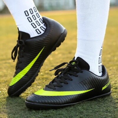 Turf soccer shoes black 7 (Generic Brand)