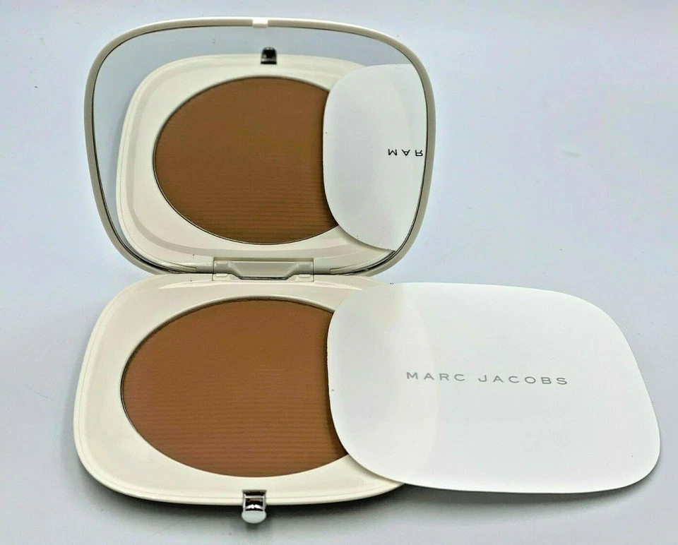 Marc Jacobs 104 TAN-TASTIC OMEGA BRONZE COCONUT PERFECT TAN BRONZER New in Box - Image 2 of 3