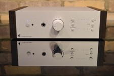 Pro-Ject Audio Systems Pre Box DS2 Digital - Silver with Eucalyptus Side Panels
