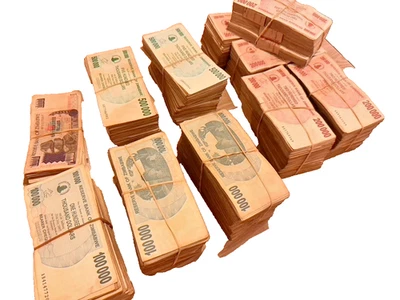 Authentic Zimbabwe Dollar Notes | 1 to 100 Trillion | Bulk Packs 100-1000 Notes - Image 1 of 4