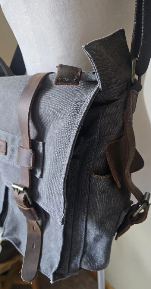 Bandolera mensajera de cuero gris marrón estilo vintage Kattee de lona para cámara Foto 2 de 4