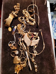 LOT 200 GRAMS VINTAGE GOLD FILLED PLATE JEWELRY SCRAP CRAFT