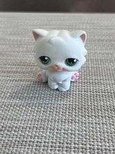 Littlest Pet Shop 15 LPS Authentic White Persian Cat Green Eyes Red Magnet