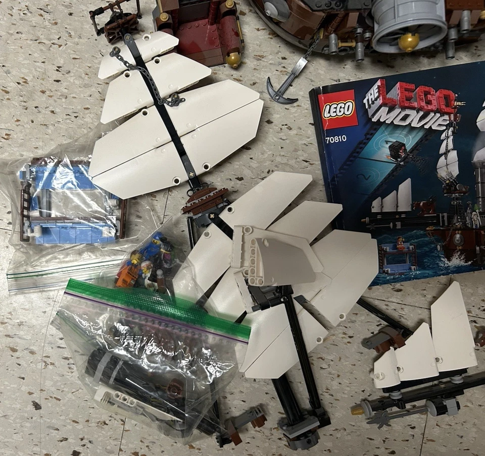 LEGO 70810 The LEGO Movie MetalBeard's Sea Cow 2741pcs 2014 100% Complete - Image 2 of 4