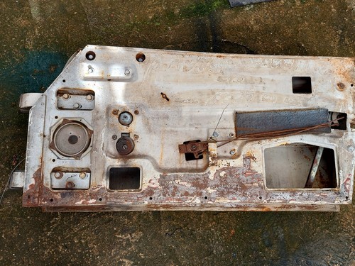 Jensen Healey 1973 White Door. Used And Sound Condition. Repaired at the bottom. - Picture 2 of 7