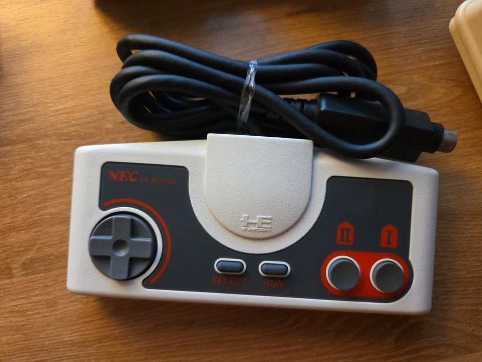 PC Engine PI-TG001 Console Branco RF Switch Controlador NEC Japão Importado - Imagem 2 de 4