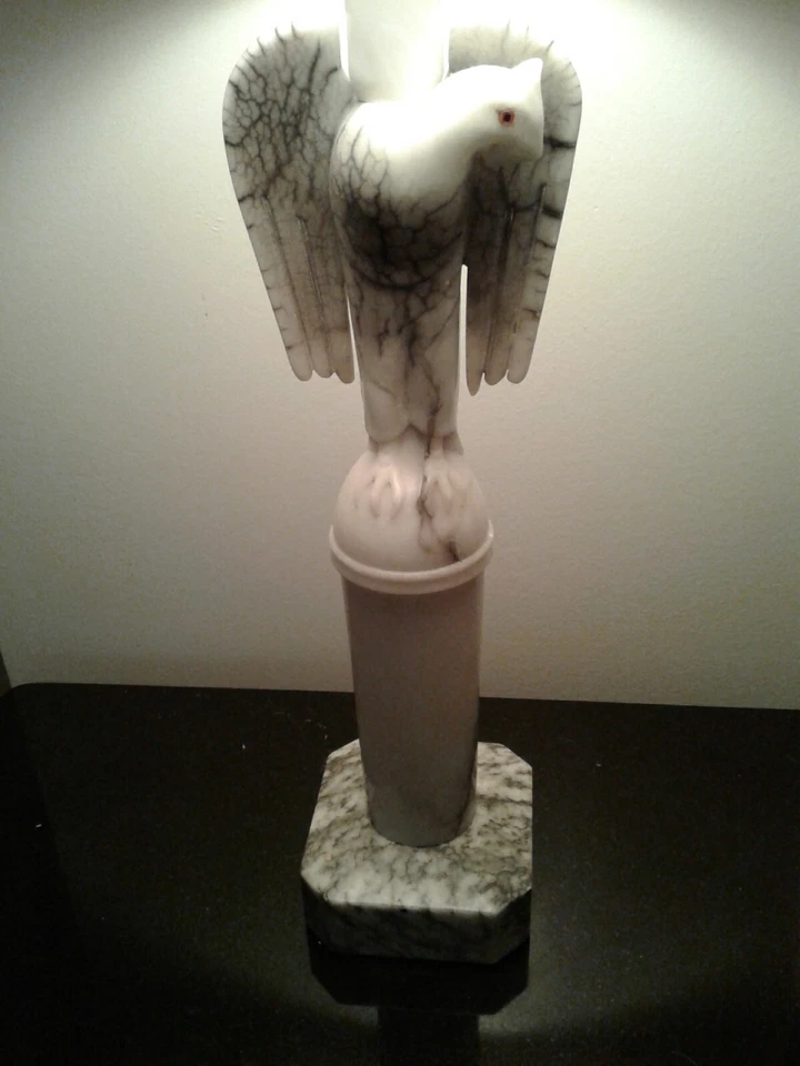 Esculturas de lámparas de águila de mármol de alabastro talladas Foto 4 de 4