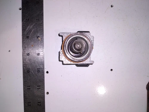 CUTLER-HAMMER STD. IND. LIGHT 10250 T228 480V AC