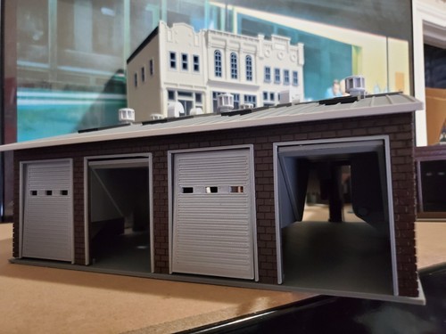 INTERNATIONAL DEALERSHIP S SCALE BUILDING-DIORAMA - Picture 7 of 12
