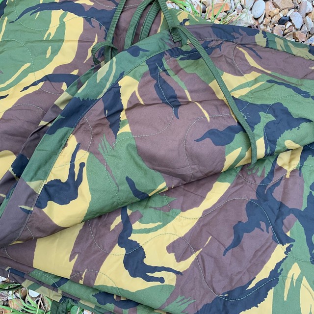 DUTCH ARMY SURPLUS ISSUE WOODLAND DPM NYLON QUILTED PONCHO LINER,WOOBIE