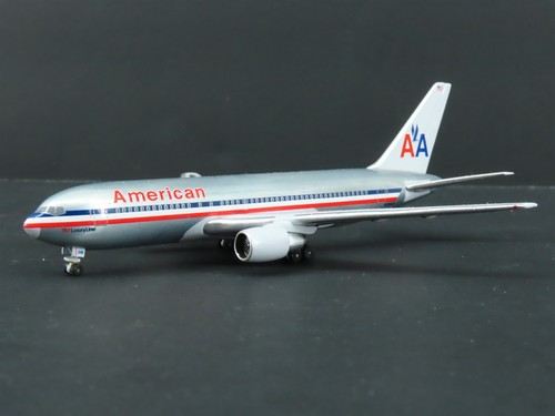 1:400 Aero Classics Die-Cast American Airlines Boeing B-767-223 Airliner N338AA - Picture 5 of 13