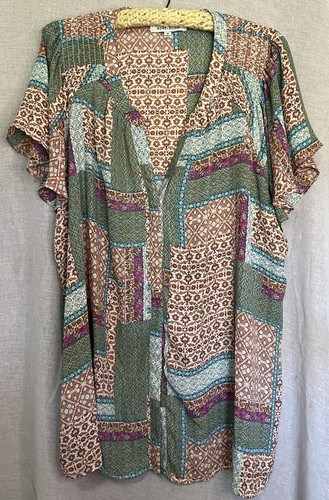 Top Rose & Olive Plus Talla 2X Floral Patchwork Ligero Elastizado S/S Usado en Excelente Condición - Imagen 5 de 5