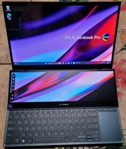 中古美品 Zenbook Pro Duo 15 OLED RTX3080搭載 中古美品 Zenbook Pro Duo