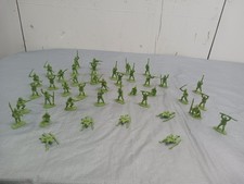 Lot Of 35 Green Army Men Soldiers No Brand