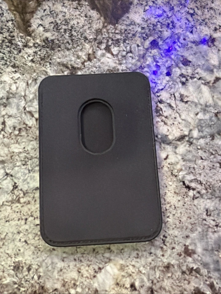 Carteira de Couro Apple Magsafe com "Find My" - Preta - Autêntica - Imagem 2 de 4