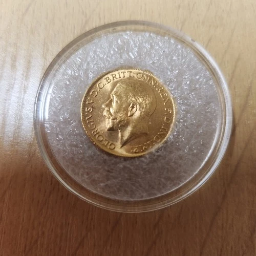 1915 George V Gold Sovereign — photo from the most recent tracked eBay sale