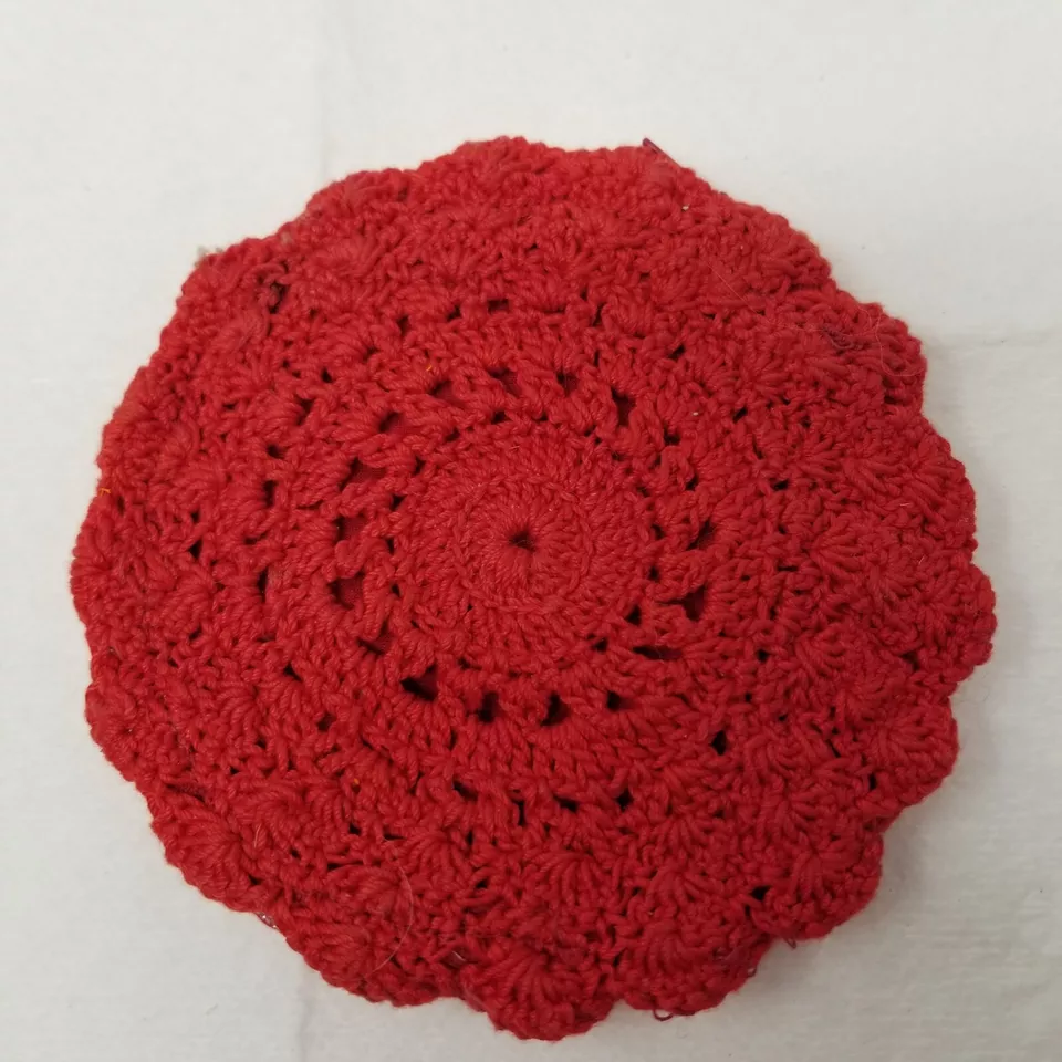 Bolsa tejida roja moderna de mediados de siglo maquillaje para cambio de moneda hecha a mano años 50 Foto 2 de 4