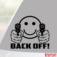 SMILEY FACE POINTING GUNS BACK OFF! - VINYL DECAL CAR REAR WINDOW BUMPER STICKER