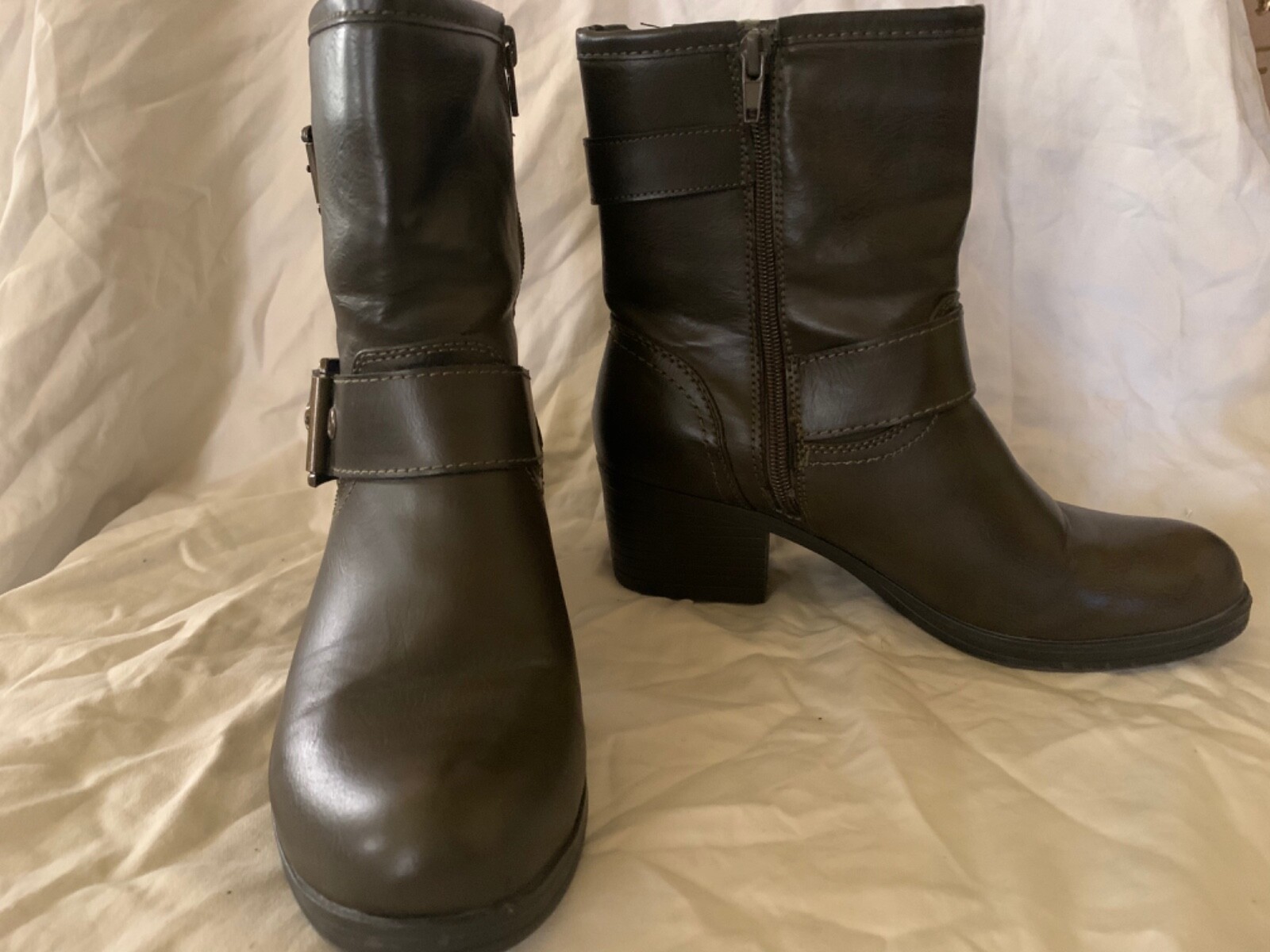 Shoe dazzle brown vegan leather ankle 