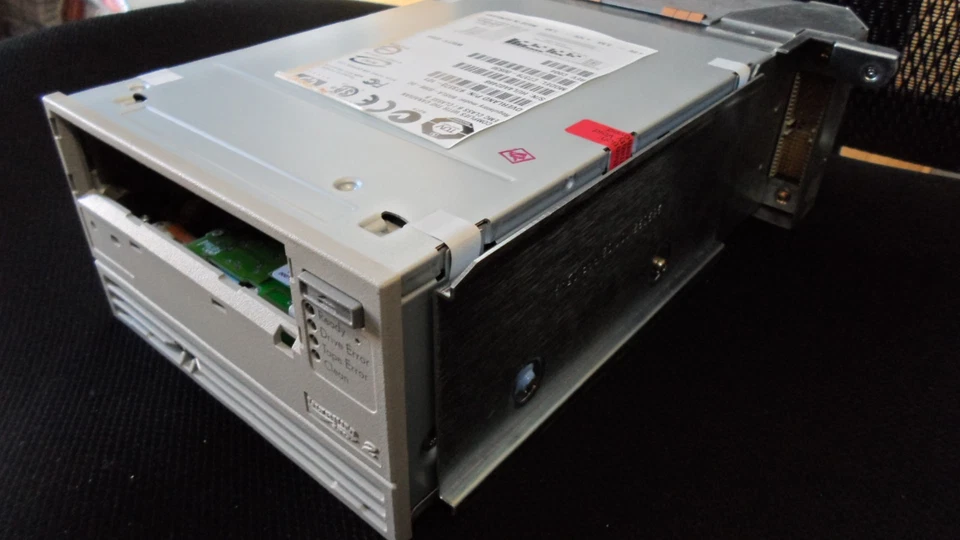 Overland HP 973373-101 C7379-00830 Ultrium2 LTO2 SCSI LVD NEO w/ Tray - Image 2 of 3