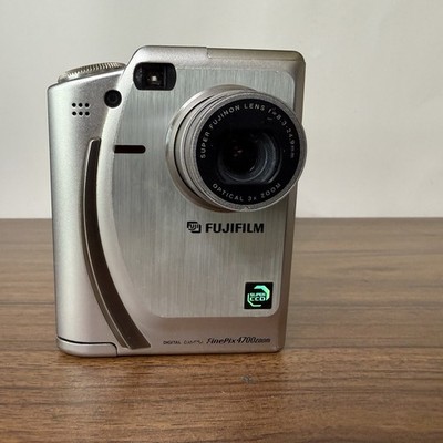 Fujifilm FinePix 4700z Digital Camera Silver Japan Tested