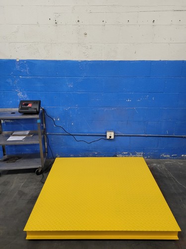 Mettler Toledo Floor Scale 5000 LBS Capacity New load Cells Model XFS