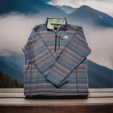 The North Face Women s Large TKA Glacier Fleece 1/4 Zip Geo Zigzag Pattern.
