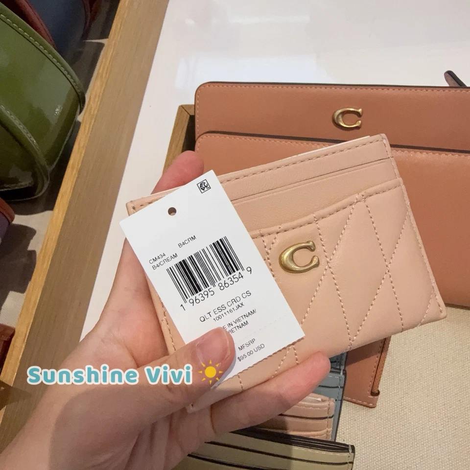 NUEVO CON ETIQUETAS COACH Logo C Acolchado Cuero Estuche Plano para Tarjetas CM434 Color Crema Foto 2 de 3