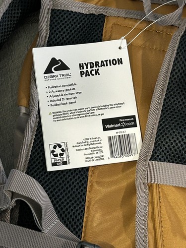 Ozark Trail 2 Liter Hiking Hydration Backpack w Water Reservoir Camel Pack NEW - Picture 3 of 4