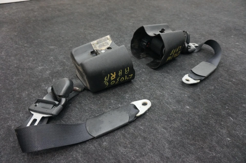 Juego de cinturón de seguridad trasero izquierdo derecho OEM 5KK701X9AA Jeep Wrangler Rubicon TJ 2003-06 Foto 2 de 4