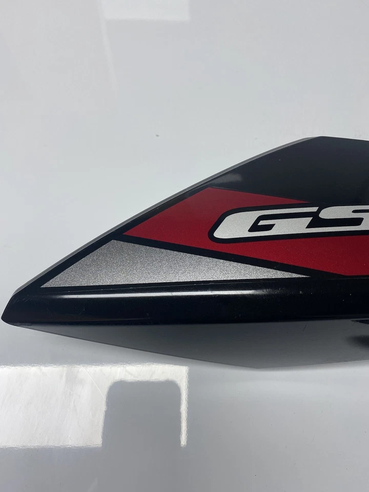 SUZUKI GSX-S 750 GSXS750Z 2017 47532-13K00 right uppe body / frame cover. #D2 — 第 2/4 张图片