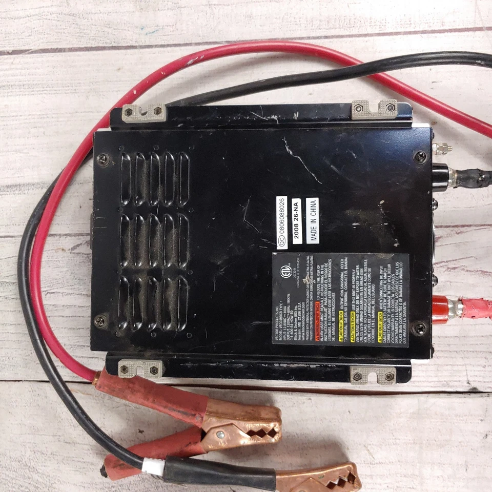 Black & Decker 1000w Power Converter VEC049DCB w/ Cables Used - TESTED WORKING - Image 4 of 4