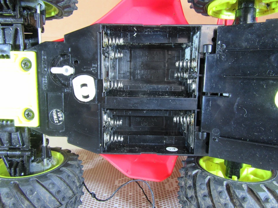 A315 Giocattolo RC Nikko Singapore Buggy Tiger 2 Rosso Corsa 1:16 - Immagine 4 di 4