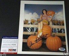 ANN RUTHERFORD Signed Super Cute Pumpkin Photo Blue Auto PSA/DNA COA Autograph