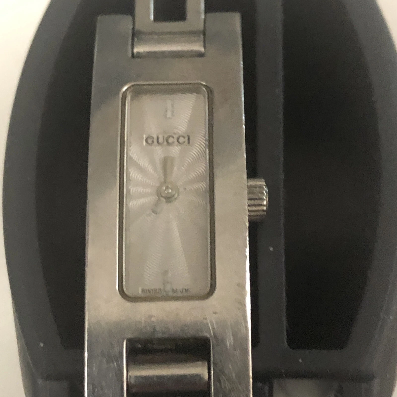 Montre Gucci 3900L Quartz 12mm Femme Cadran Argent Fabriqué Suisse BESOIN DE RÉPARATION