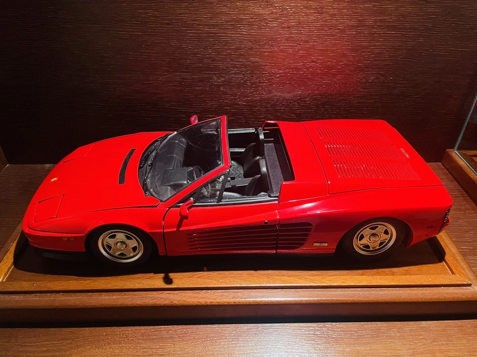 Pocher Ferrari Testarossa Cabrio Rossa Scala 1:8 - Immagine 3 di 4