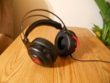 Omen by HP 800 Gaming Headset w/ Retractable Microphone, 2 3.5mm Wires, Headband