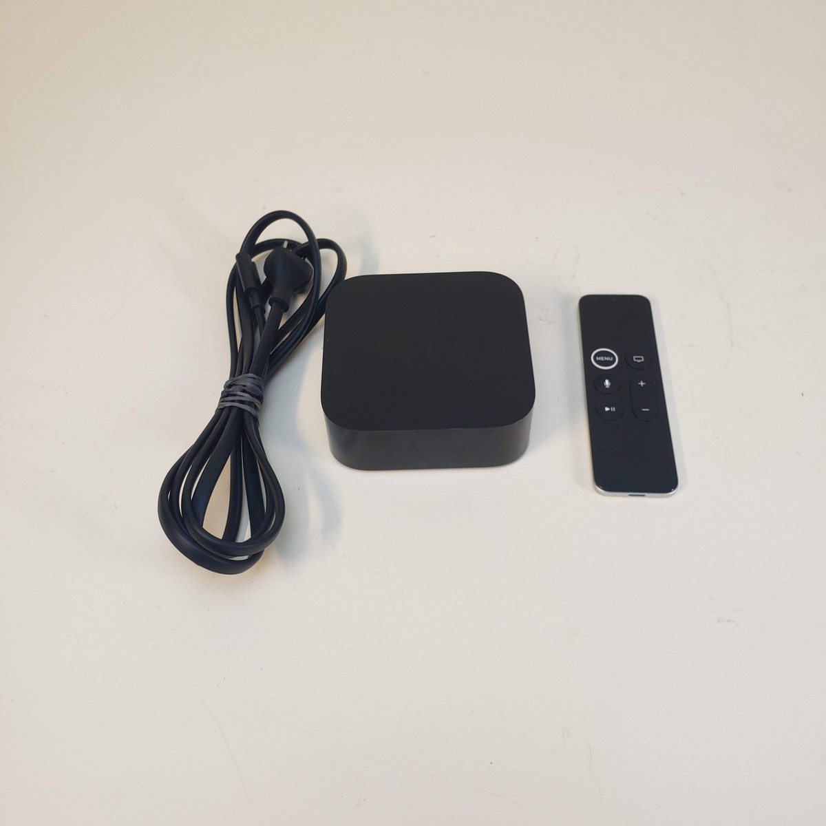 Apple TV 4K(32GB)ブラック 本体と付属品 Apple TV ブラック 本体と付属品