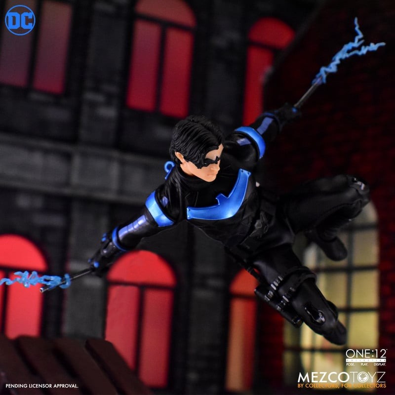 Mezco One 12 Collective  : Nightwing  IN STOCK