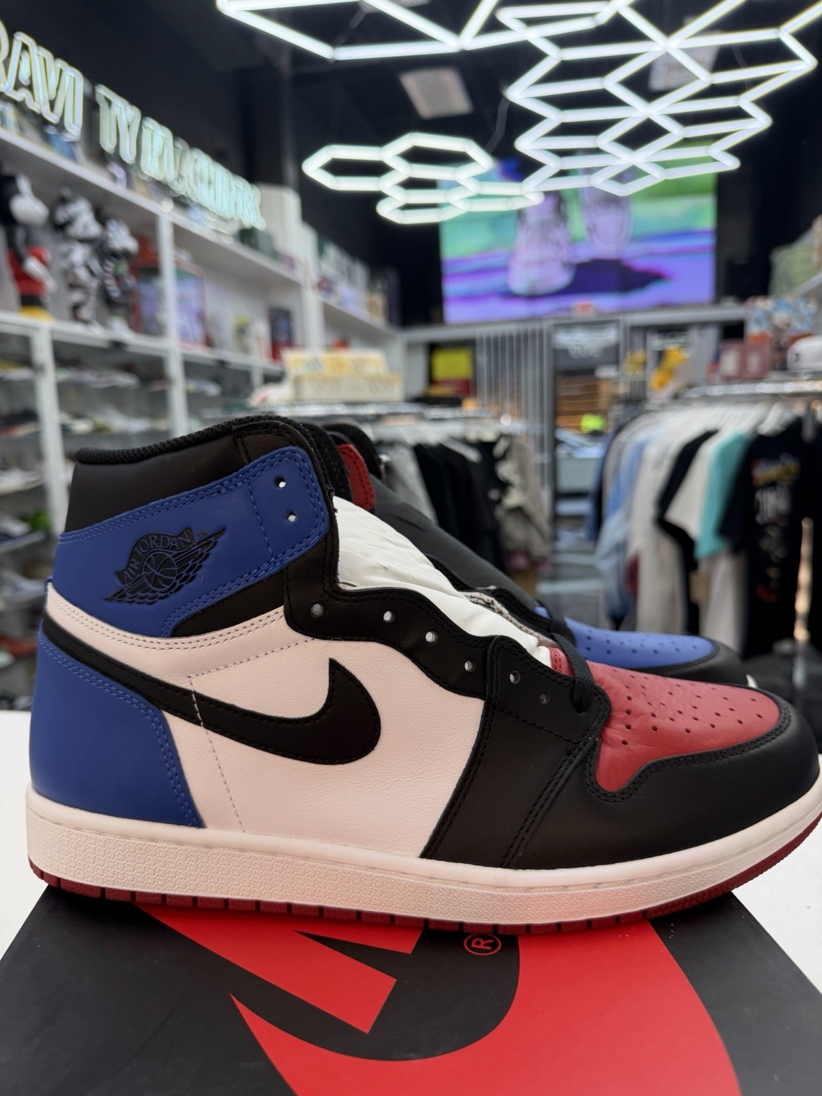 Jordan 1 Retro High OG Top 3 2016 Size 11