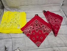 Three Bandanas Hav-A-Hank Red, Yellow Paisley Handkerchief Scarf 15187 Cotton