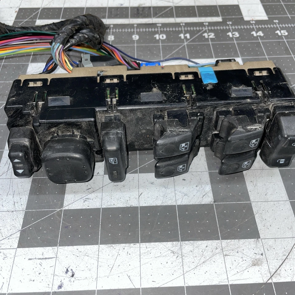 INTERRUPTOR VENTANA PUERTA PRINCIPAL CONDUCTOR HUMMER H2 SILVERADO SIERRA YUKON TAHOE Foto 4 de 4