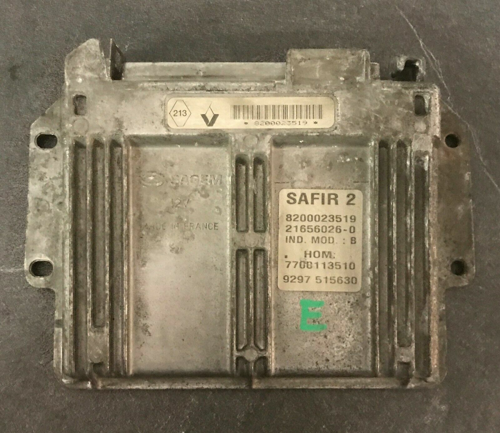 Calculateur moteur décodé SAFIR 2 55 PINS 8200023519 HOM 7700113510 21656026-0