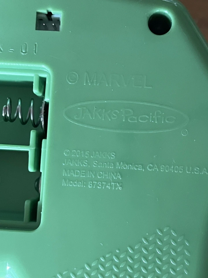 Jakks 2015 Marvel Avengers Assemble Hulk Smash R/C Replacement Remote Control - Image 4 of 4