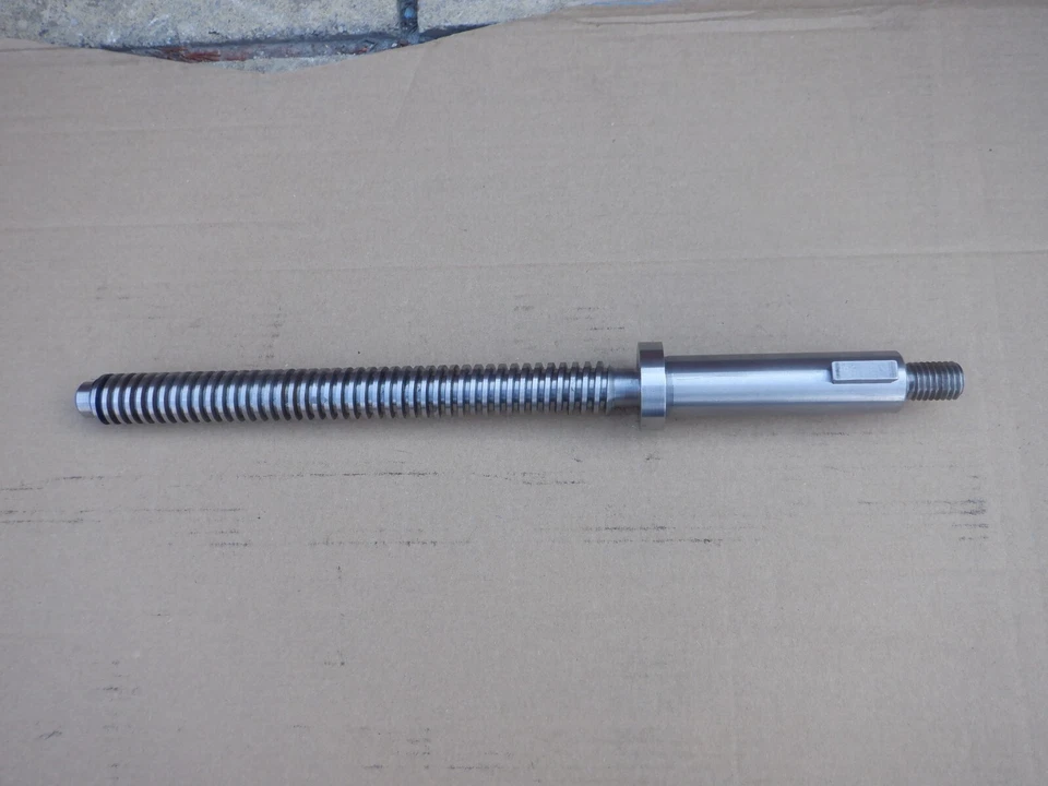 COLCHESTER MASTIFF 1400, CLAUSING 21" LATHE, TAILSTOCK SCREW & NUT No 42449 - Image 2 of 4