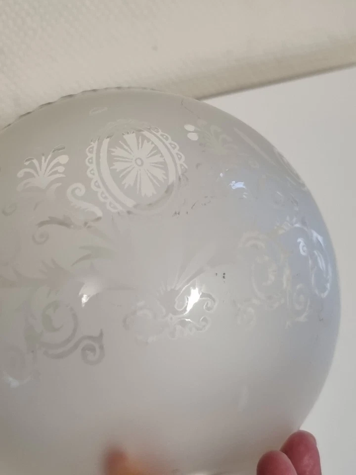 GLOBE,BOULE EN VERRE DÉPOLI POUR LAMPE À PÉTROLE GRAVÉ DÉCOR FLORAL  - Photo 4/4