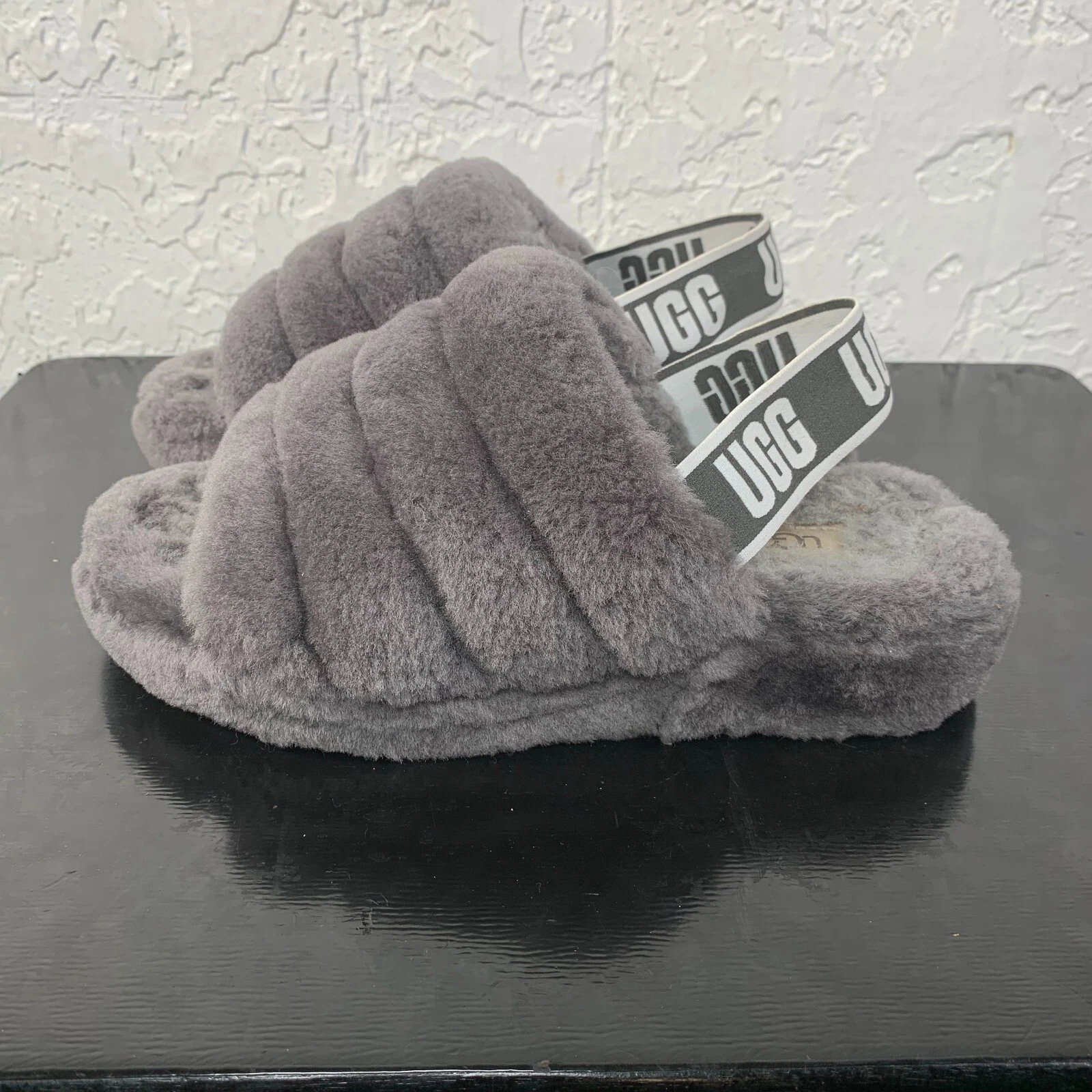 UGG Australia Fluff Yeah sandali donna taglia 7 grigio slide