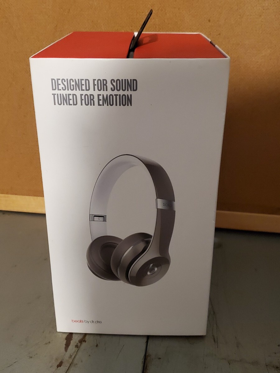 Beats by Dr Dre - 大人気Beats solo2 Wirelessシルバー、お買い得です♪ 高音質ワイヤレスヘッドホンにメタリックカラーの新色登場