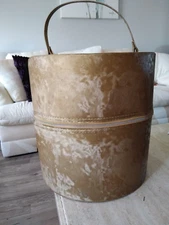 Sealatron Corp. Vintage 50s/60s Wigcase Zip-Gold